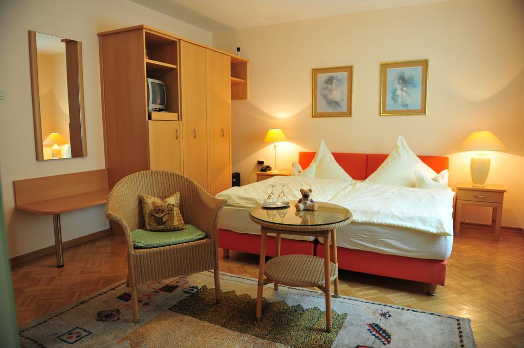 Hotel Bären Verbandsgemeinde Verbandsgemeinde Bernkastel-Kues Kamer foto