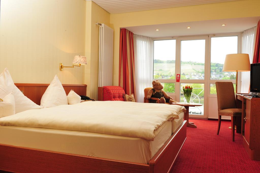 Hotel Bären Verbandsgemeinde Verbandsgemeinde Bernkastel-Kues Kamer foto