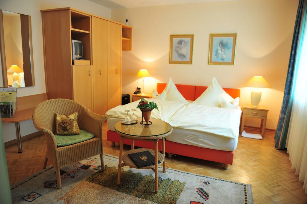 Hotel Bären Verbandsgemeinde Verbandsgemeinde Bernkastel-Kues Kamer foto