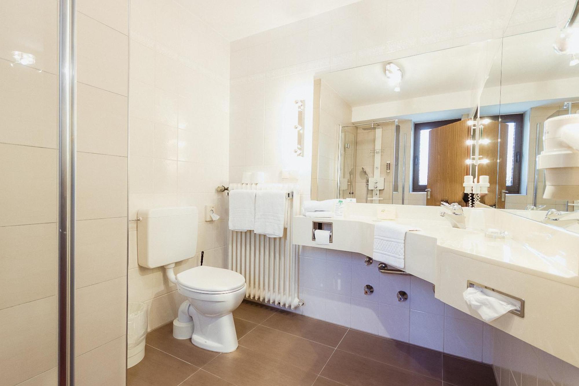 Hotel Bären Verbandsgemeinde Verbandsgemeinde Bernkastel-Kues Buitenkant foto